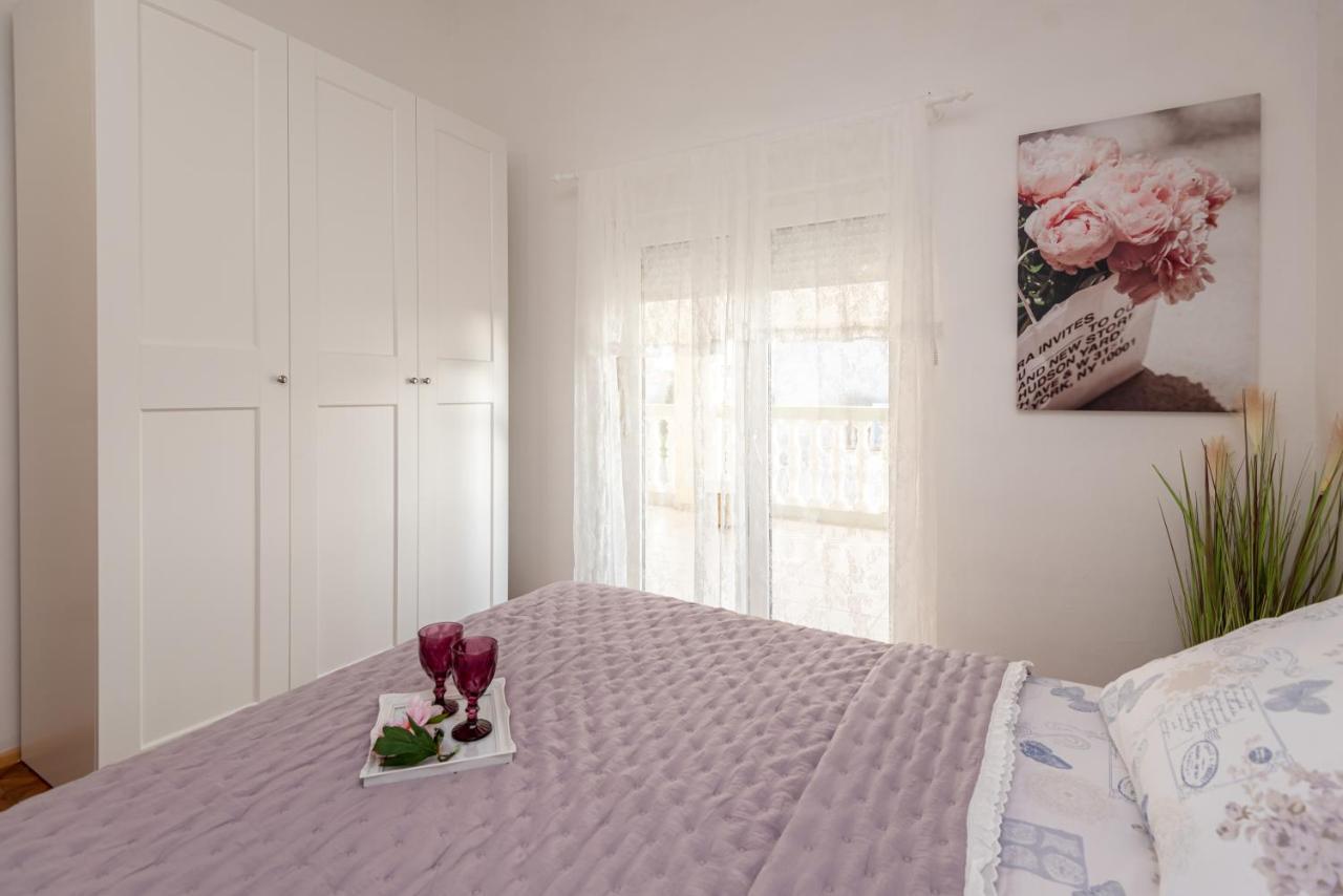 Magnolia Apartmani Vodice Luaran gambar