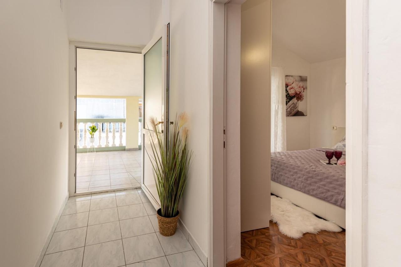 Magnolia Apartmani Vodice Luaran gambar