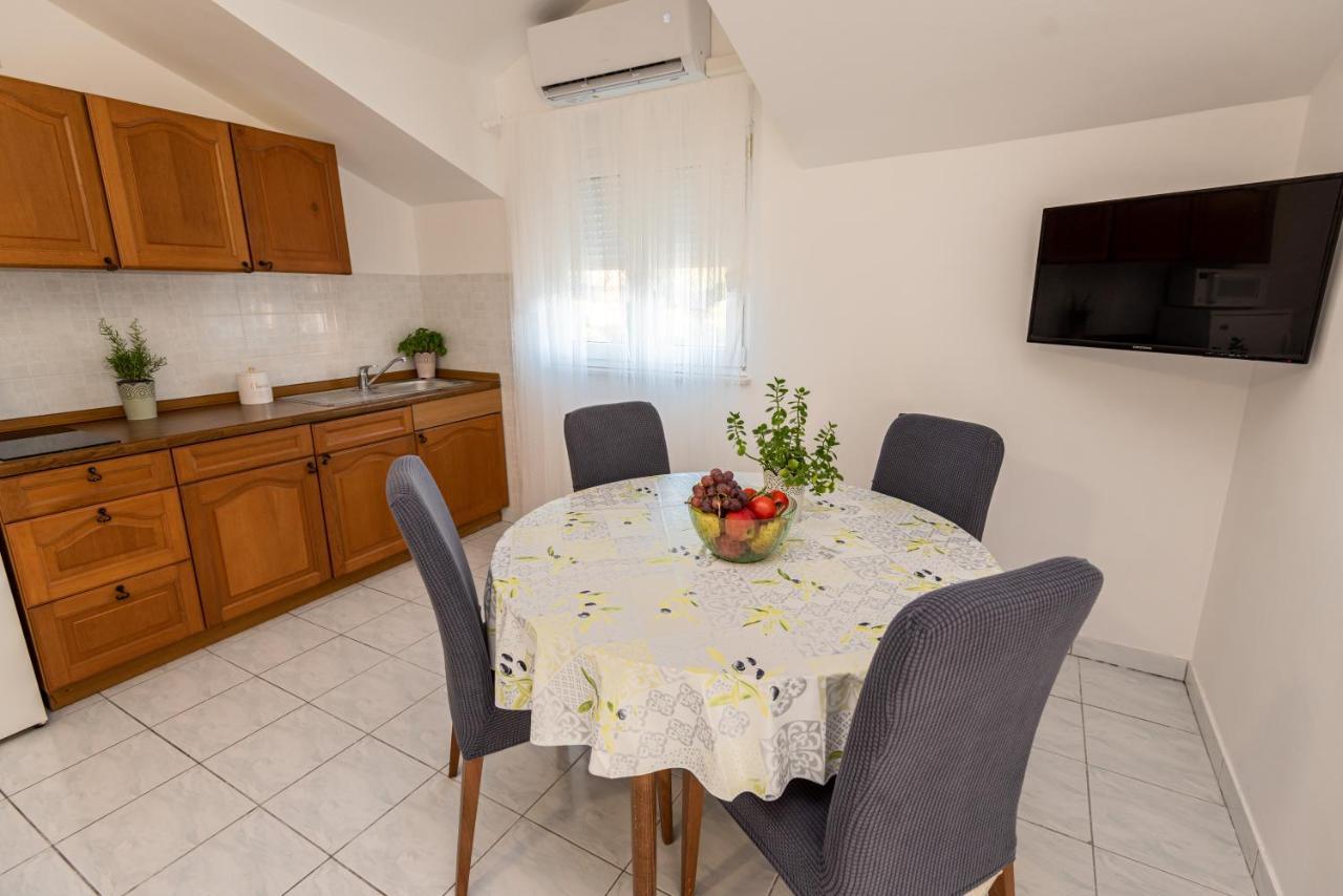Magnolia Apartmani Vodice Luaran gambar