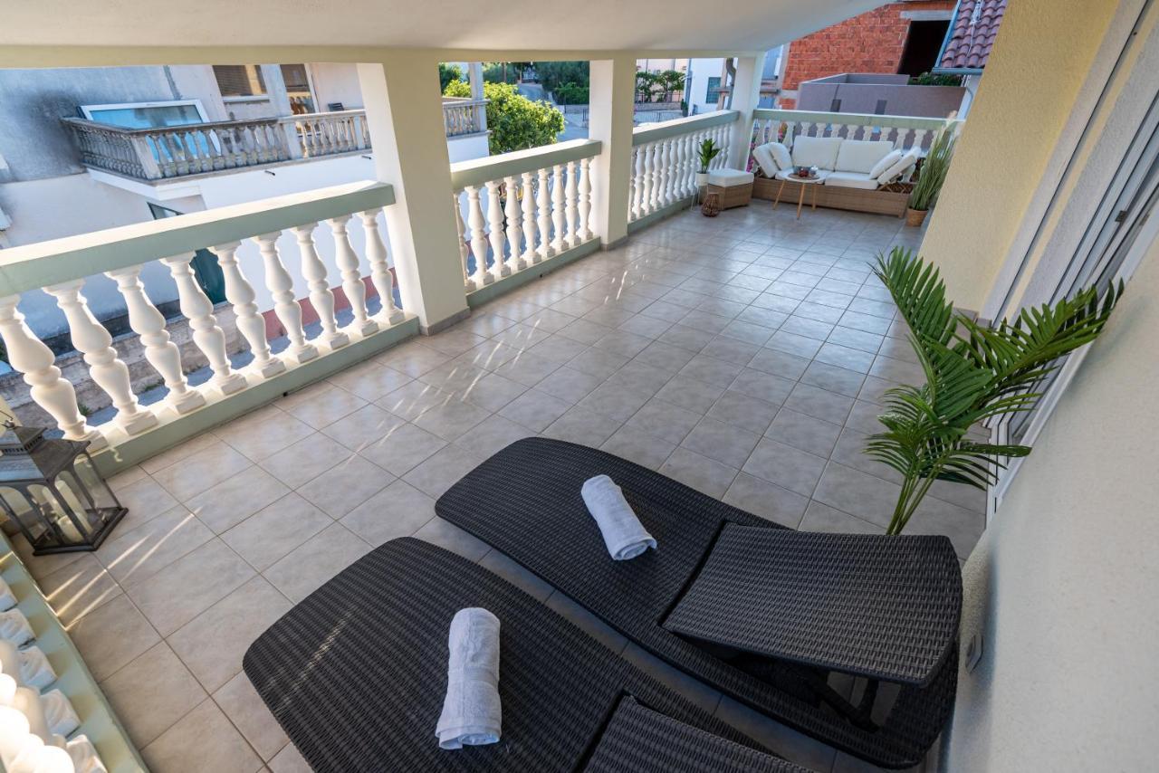 Magnolia Apartmani Vodice Luaran gambar