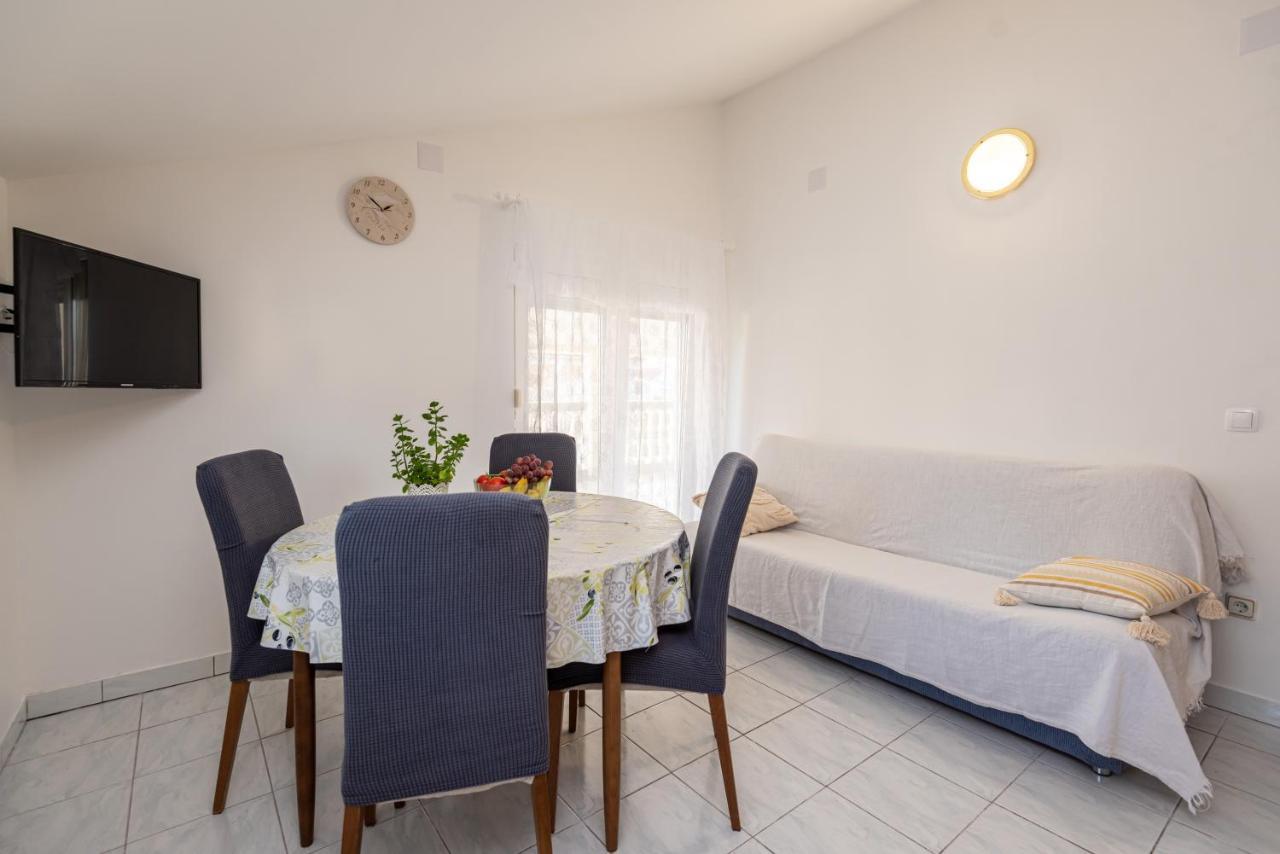 Magnolia Apartmani Vodice Luaran gambar