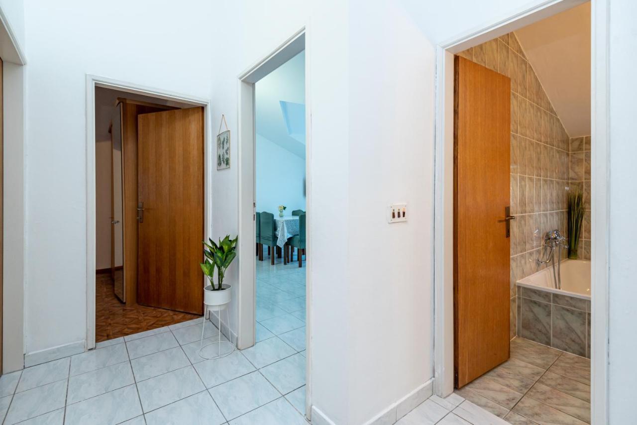 Magnolia Apartmani Vodice Luaran gambar