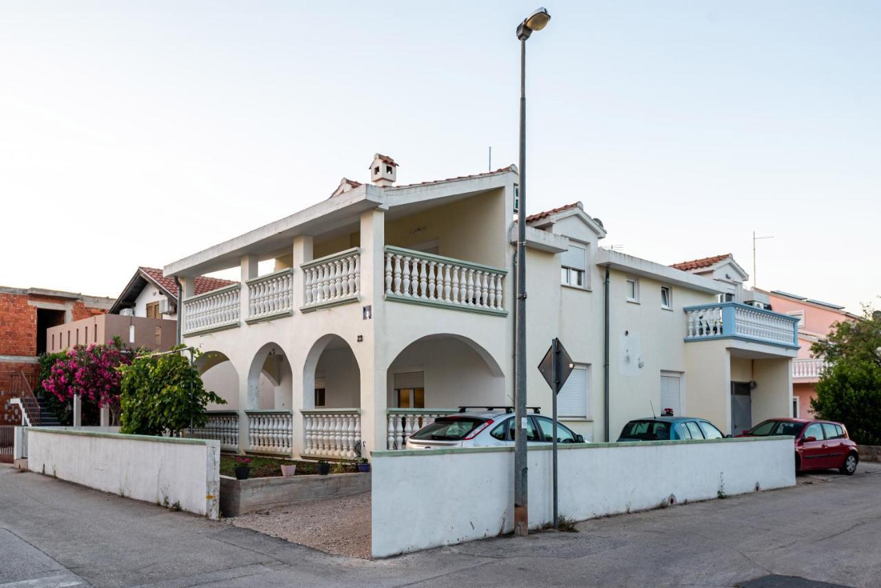 Magnolia Apartmani Vodice Luaran gambar