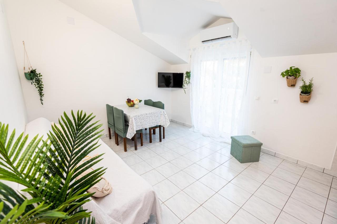 Magnolia Apartmani Vodice Luaran gambar