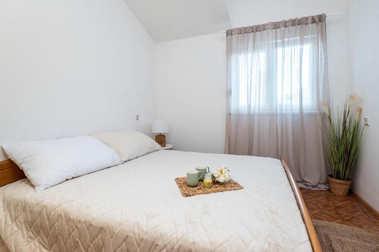 Magnolia Apartmani Vodice Luaran gambar