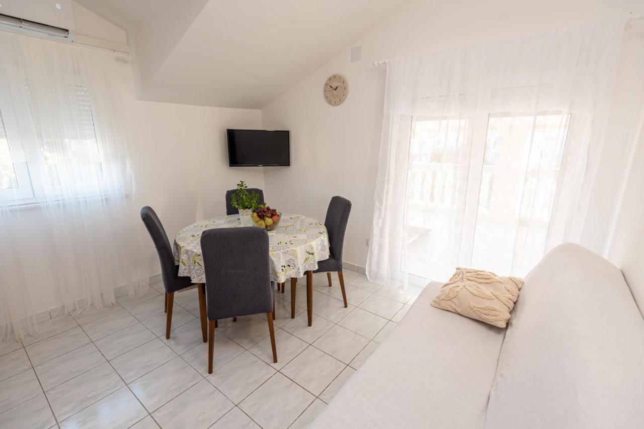 Magnolia Apartmani Vodice Luaran gambar